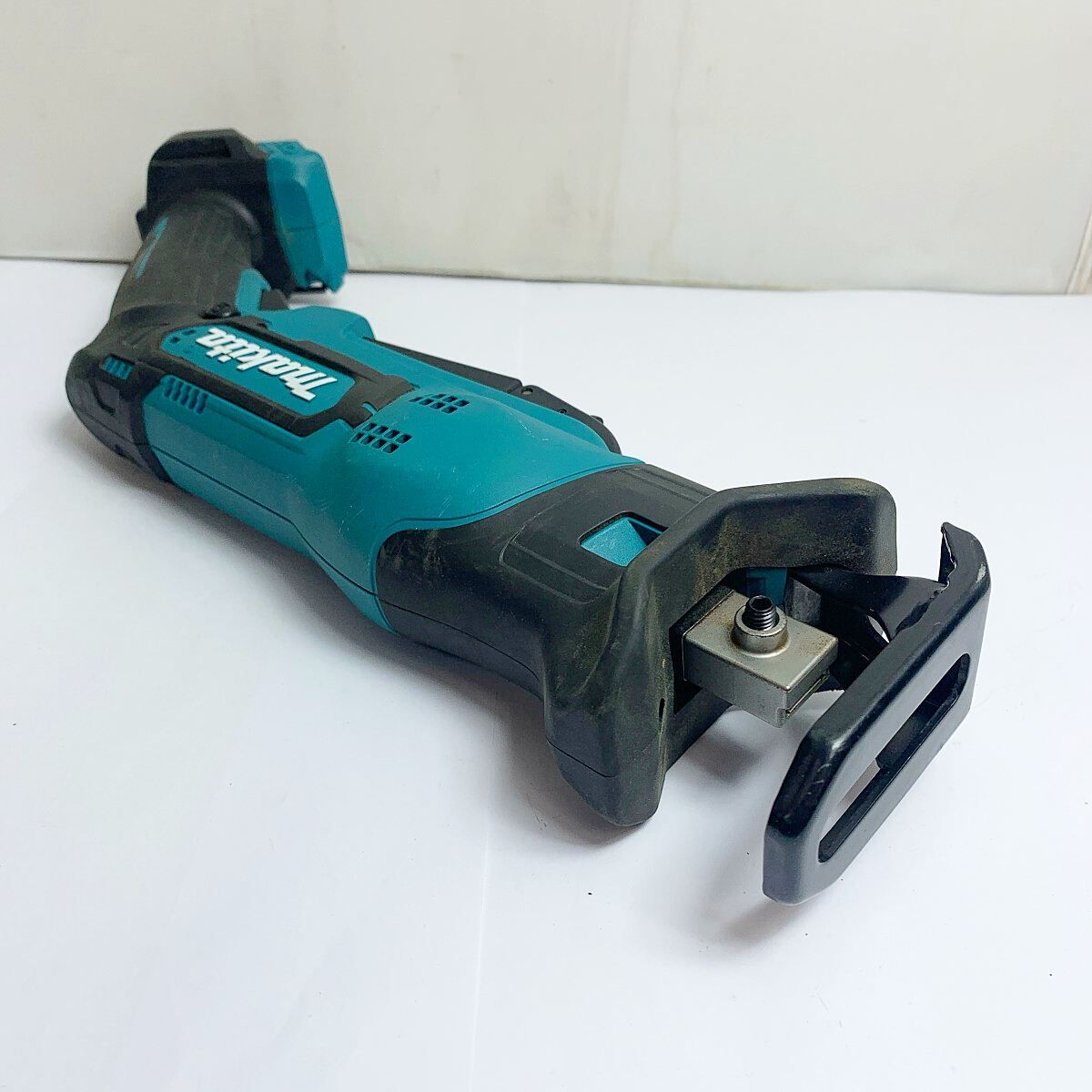 ♭♭MAKITA マキタ 充電式レシプロソー　10.8Ｖ　本体のみ JR104D