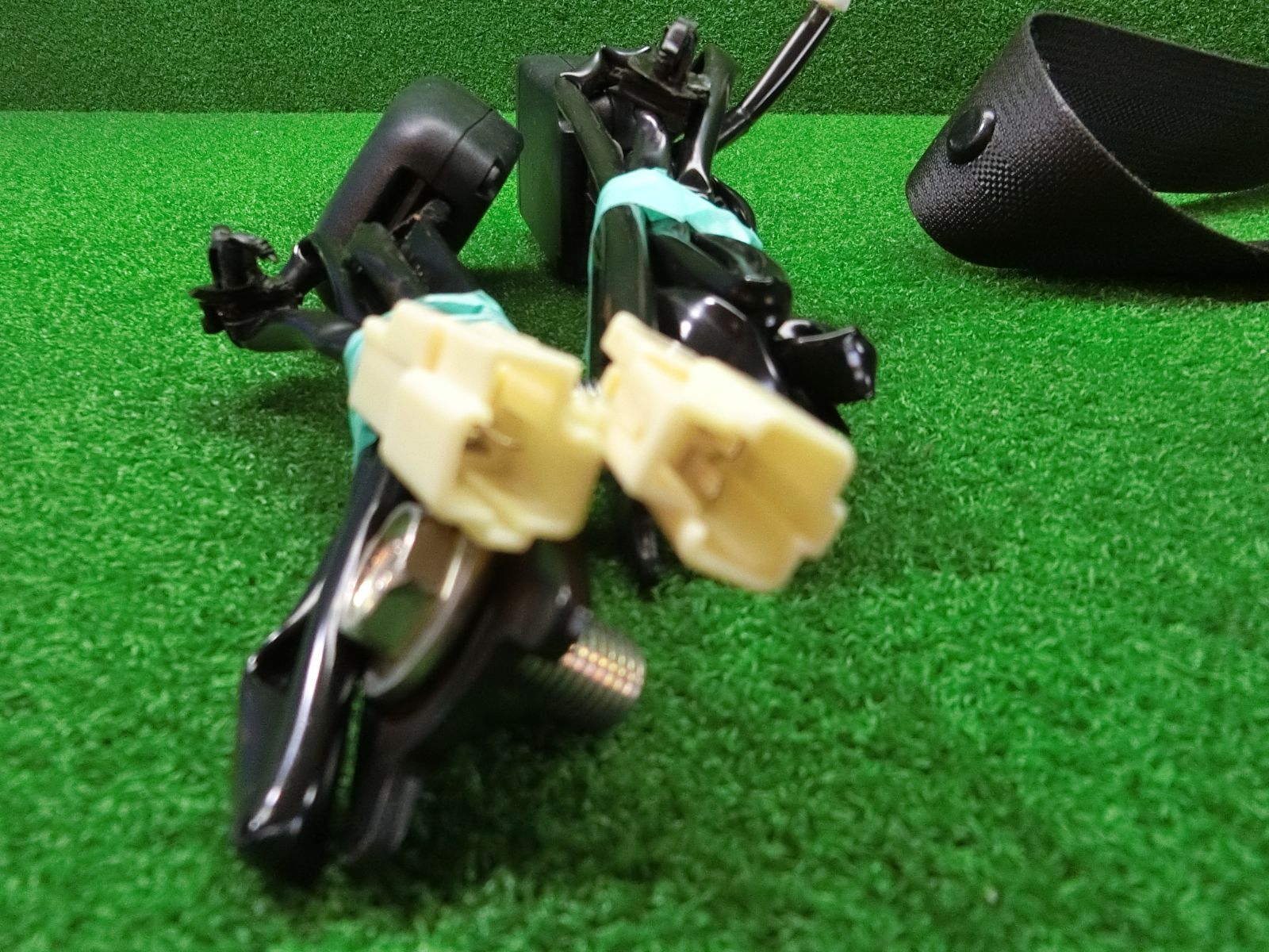 10118 ekワゴン B11W フロント シートベルト 左右セット キャッチ 6254964 6254966 BRIGHTFACE_UK