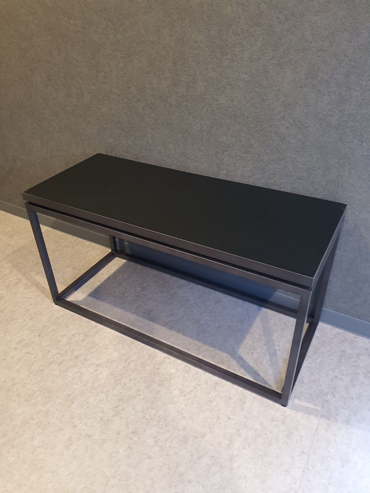 スチール製オリジナルサイドテーブル BK
