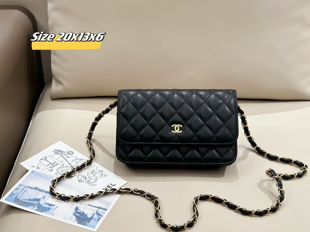 未使用品♡フルフルドシュクル 恐竜モチーフ 財布 チェーン クラッチ