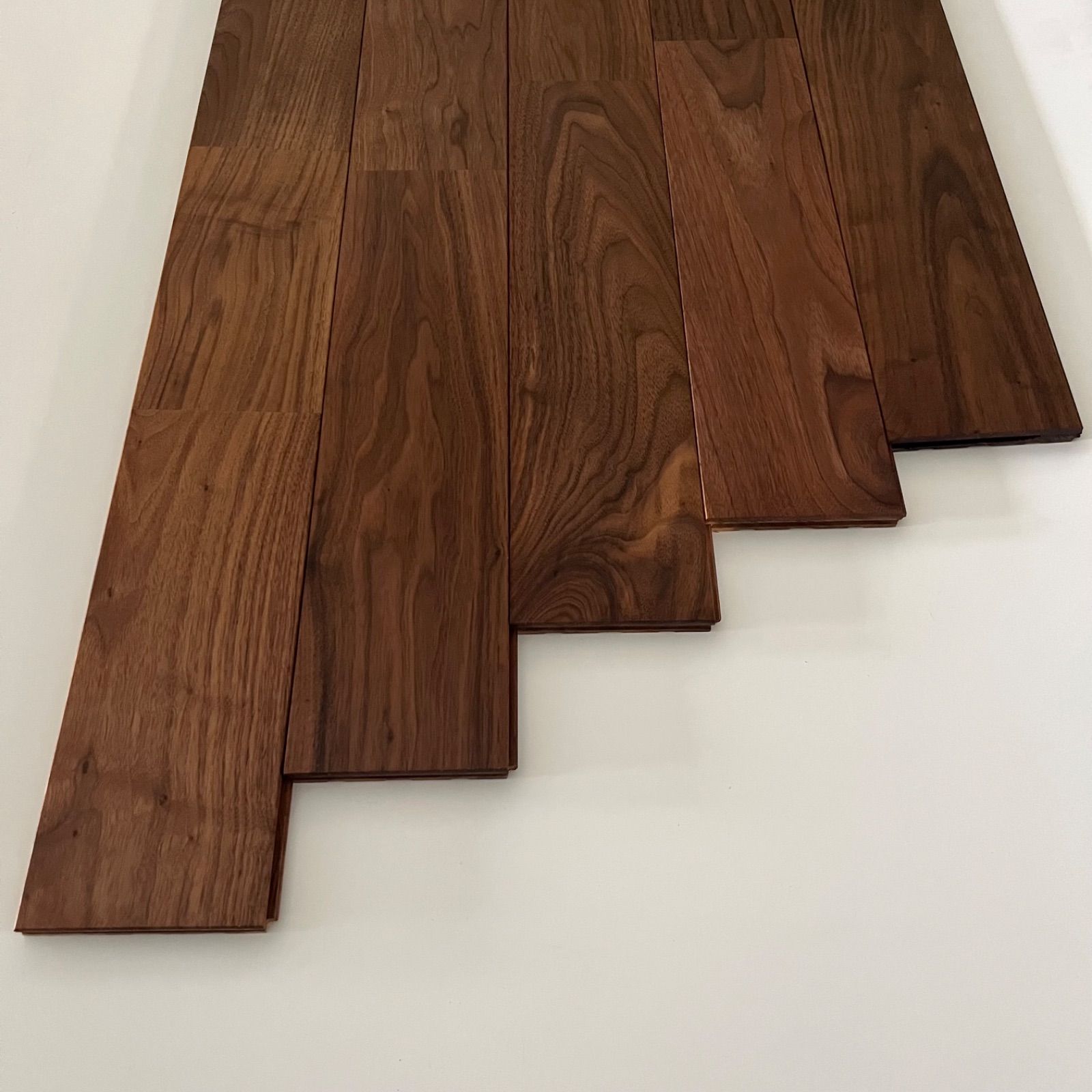 処分価格 み 一部地域を除く アウトレット 無垢ブラックウォルナットユニフローリング塗装品