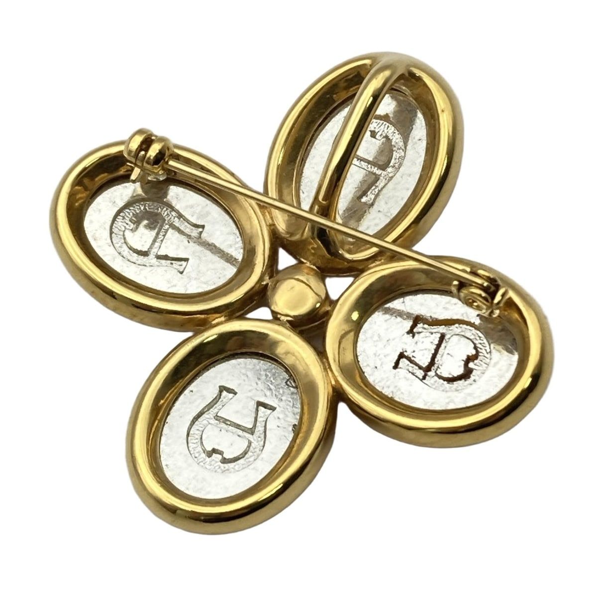 【未使用品】AIGNER ブローチ AIGNER(アイグナー) ブローチ - ゴールド×オレンジ - メルカリ