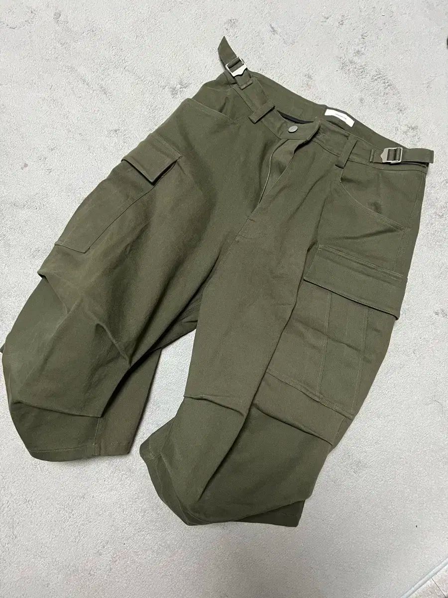【雷市場（ポンジャン）商品韓国直送】 （ 1 ） Nonnod サイド カーゴ ショートパンツ カーキ