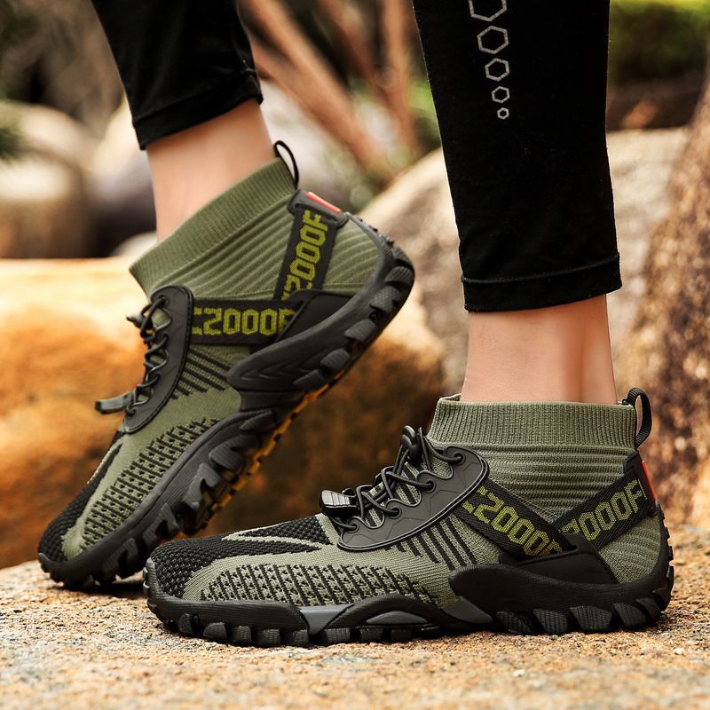 新品未使用】ダンスシューズ 女性用 黒 swayd スニーカー（CHACOTTの 