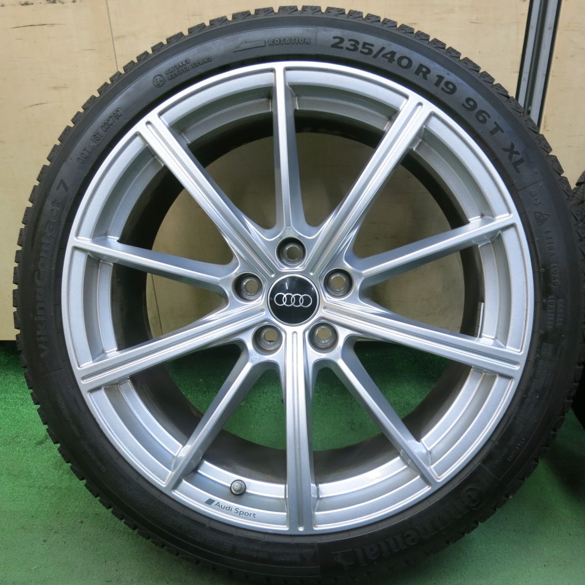 タイヤ・ホイール A バリ溝！23年！キレイ！9分☆アウディ RS4 RS5 B9 8W 純正 235