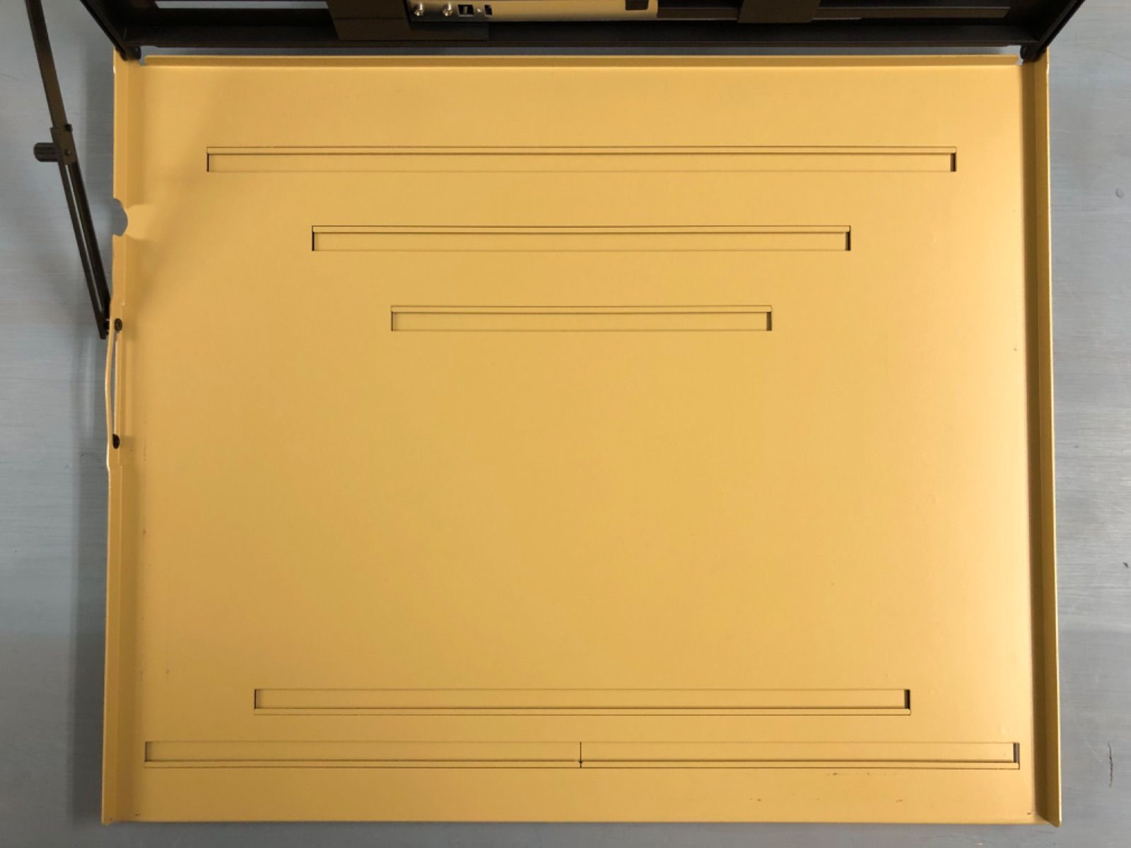 暗室用品 LPL ユニバーサルイーゼルDX1417（4枚羽根）USED - メルカリ
