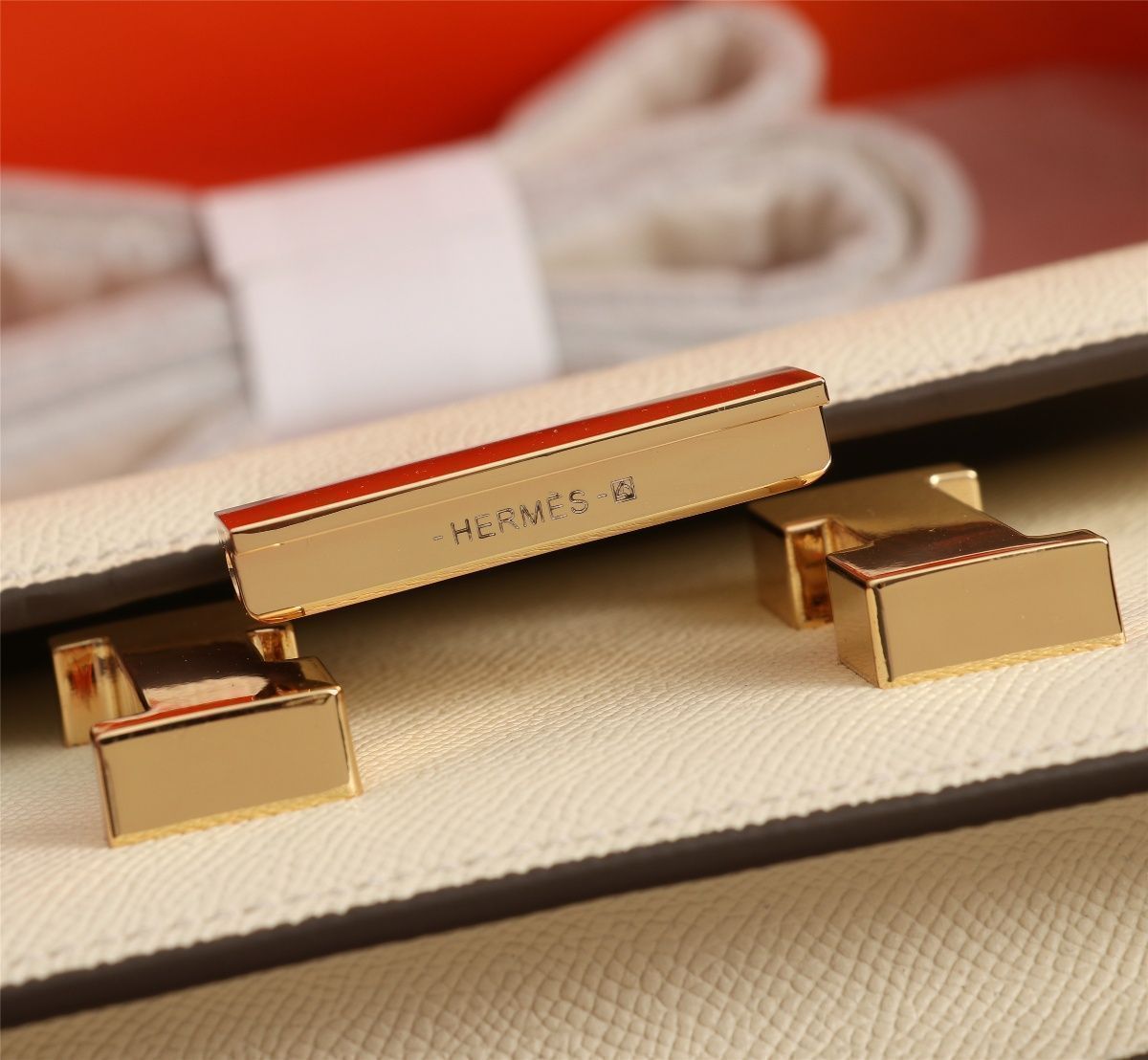 【新品未使用♡公式オンラインショップで在庫切れ エルメス ボディクリーム】 エルメス hermes クリーム ホワイト ゴールド バックル