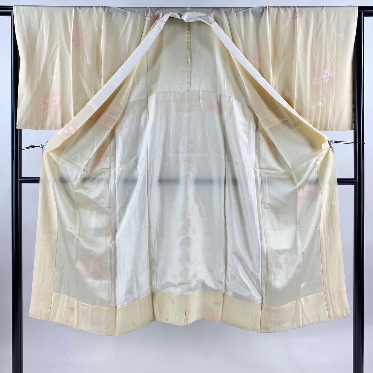 長襦袢 身丈124cm 裄丈67cm M 地紋 ぼかし クリーム 正絹 美品 名品  