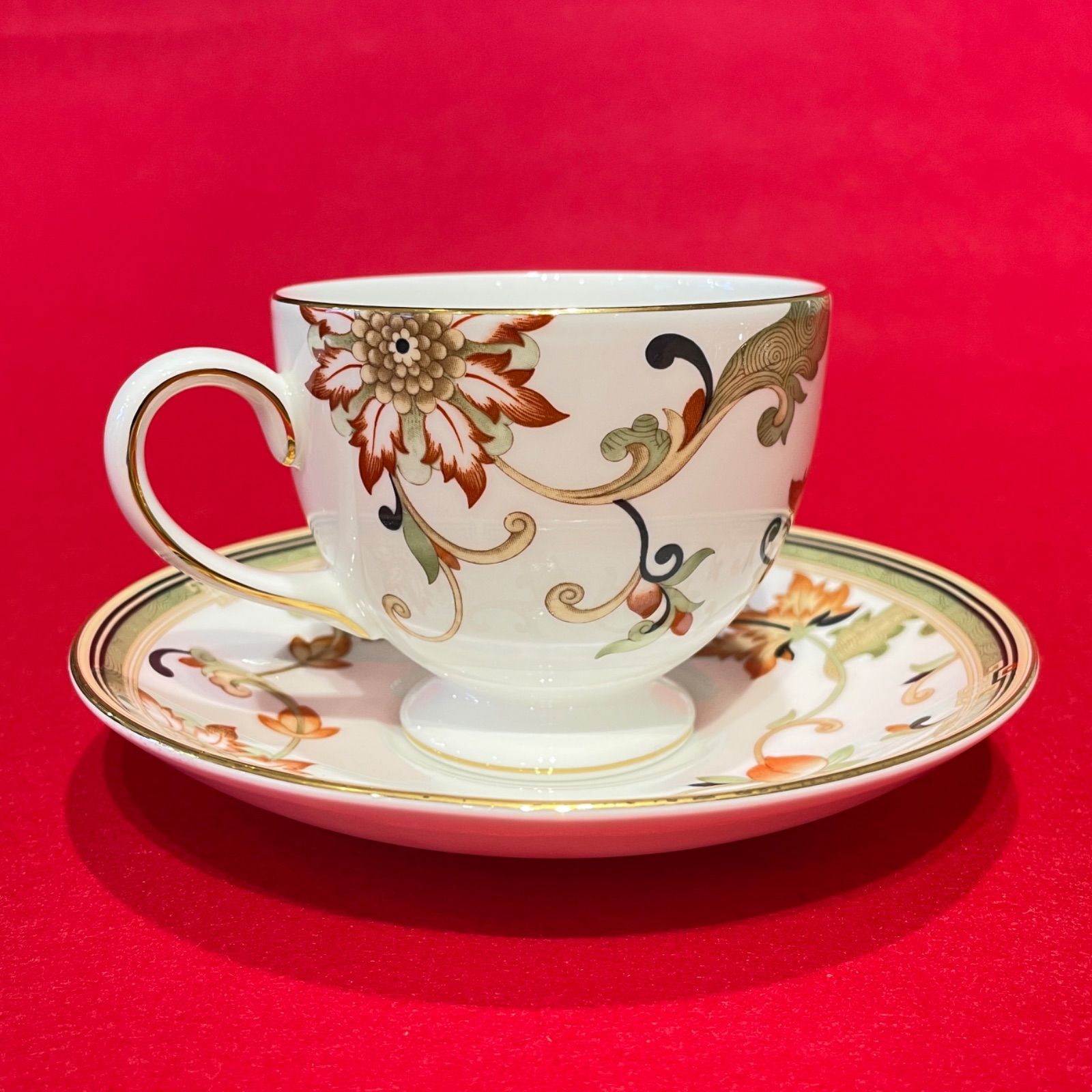 廃盤品】ウェッジウッド WEDGWOOD オベロン カップ＆ソーサー - メルカリ