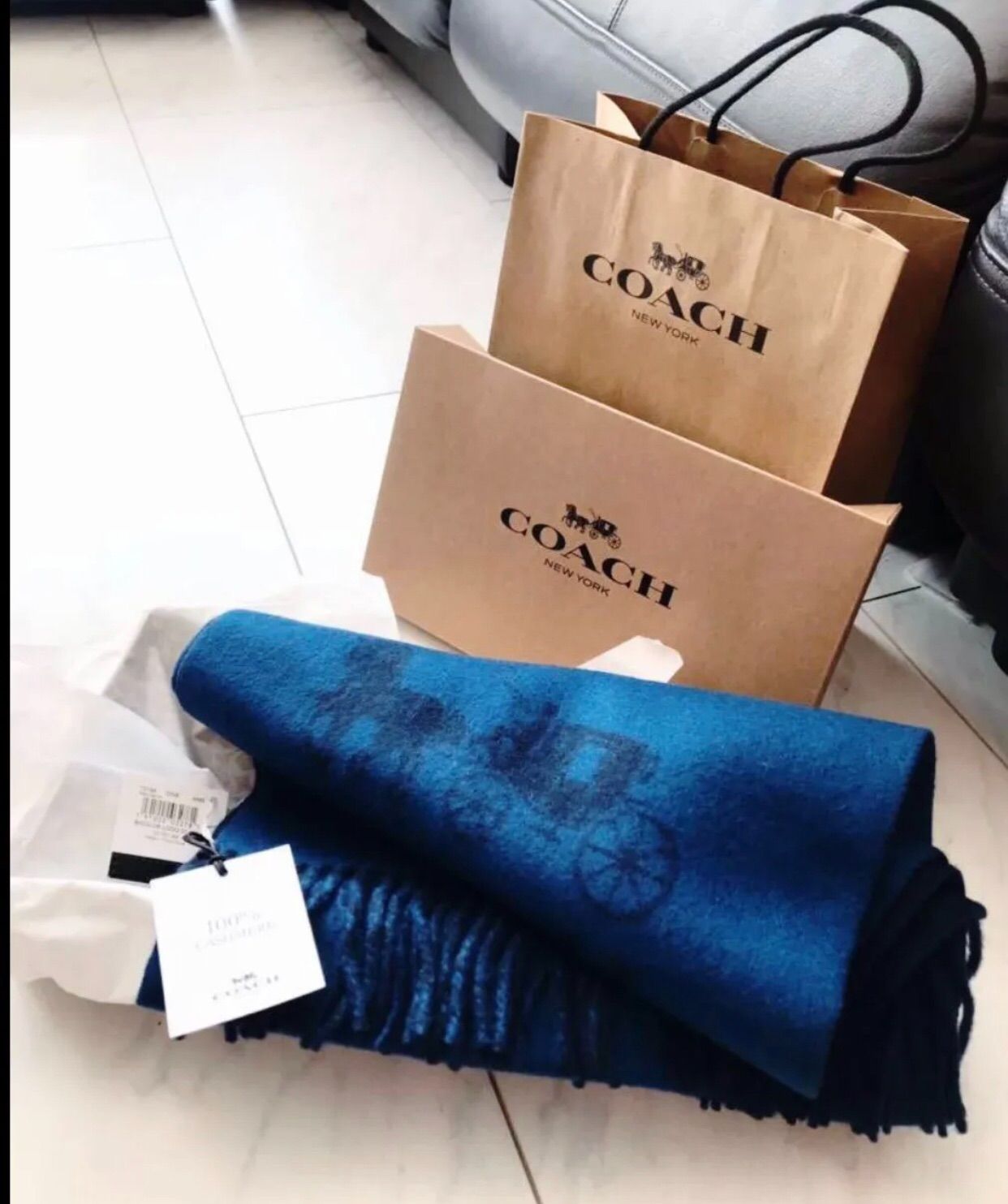 新品 タグ付◇コーチ カシミヤ100％高級マフラー◇青紺x濃紺ギフト材  