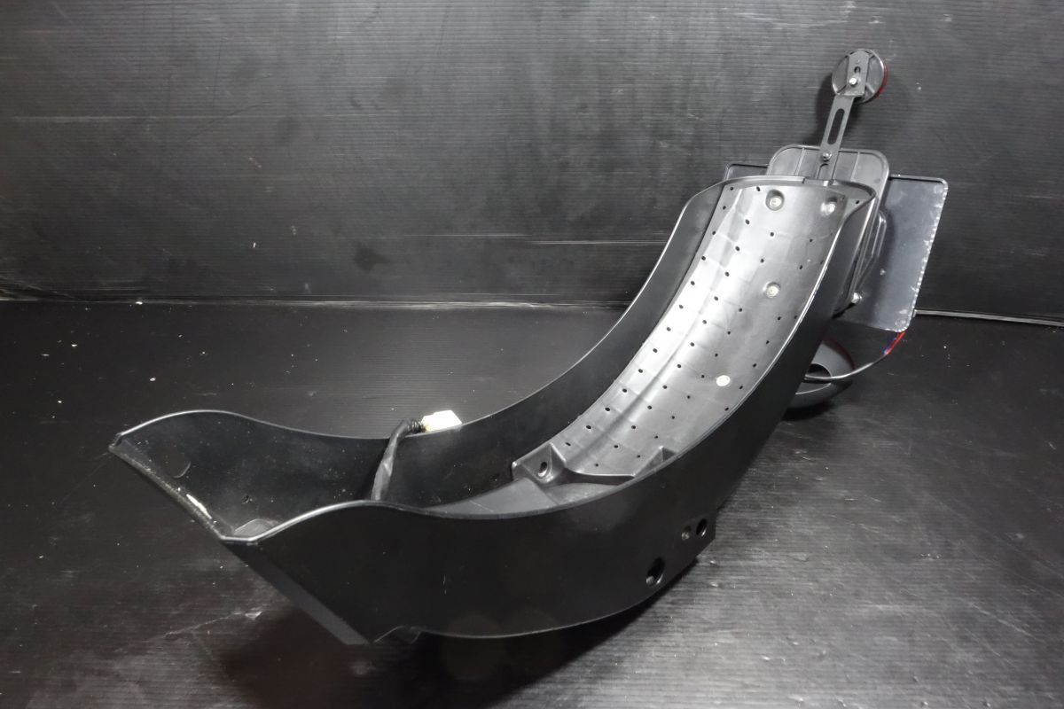 リアフェンダー テールランプ