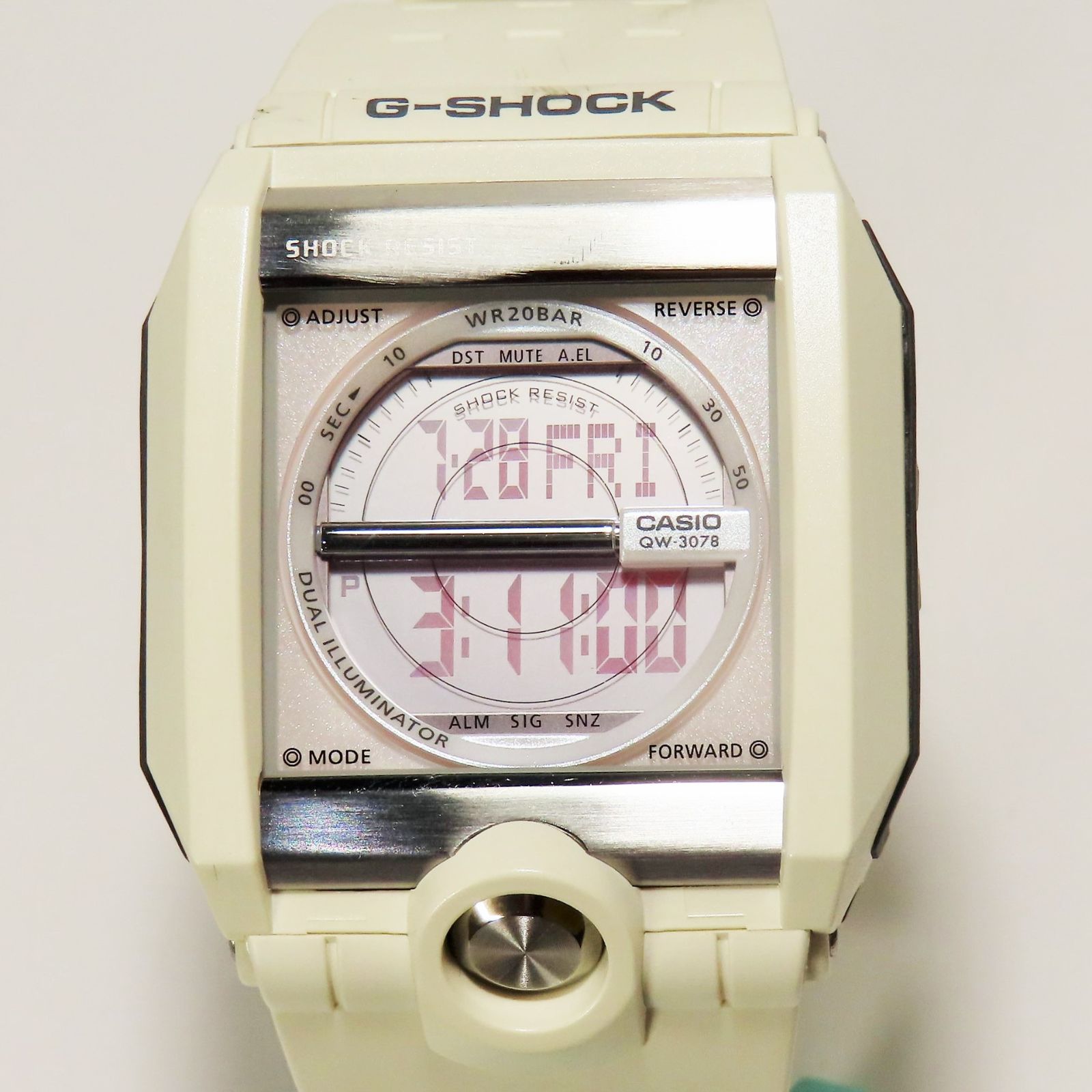 稼働品 美品 CASIO G-SHOCK カシオ ジーショック 腕時計 G-8100 白