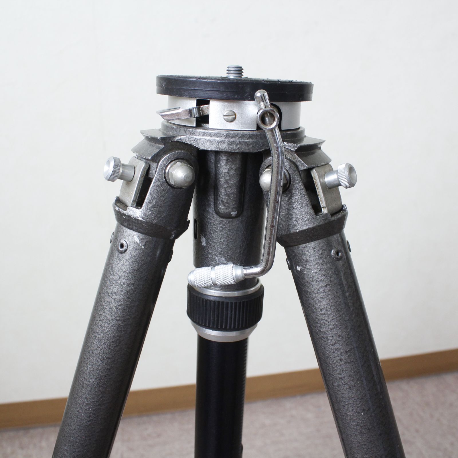 良品】GITZO ジッツオ 三段カメラ用三脚 G320 GITZO ジッツオ 三段 三脚