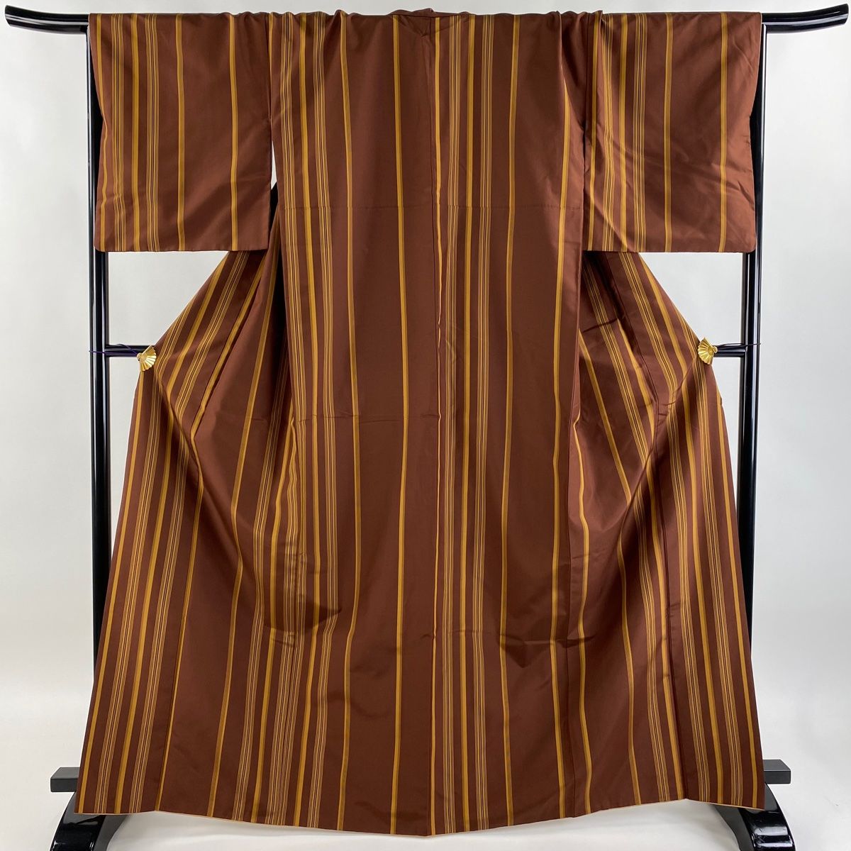 紬 身丈166.5cm 裄丈69cm L 袷 縦縞 茶色 正絹 逸品 【中古】