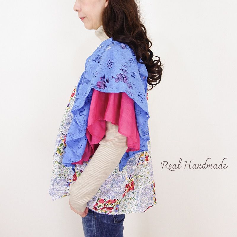 ロイヤルブルーレースと花咲くパッチ アシメフリルプルオーバー