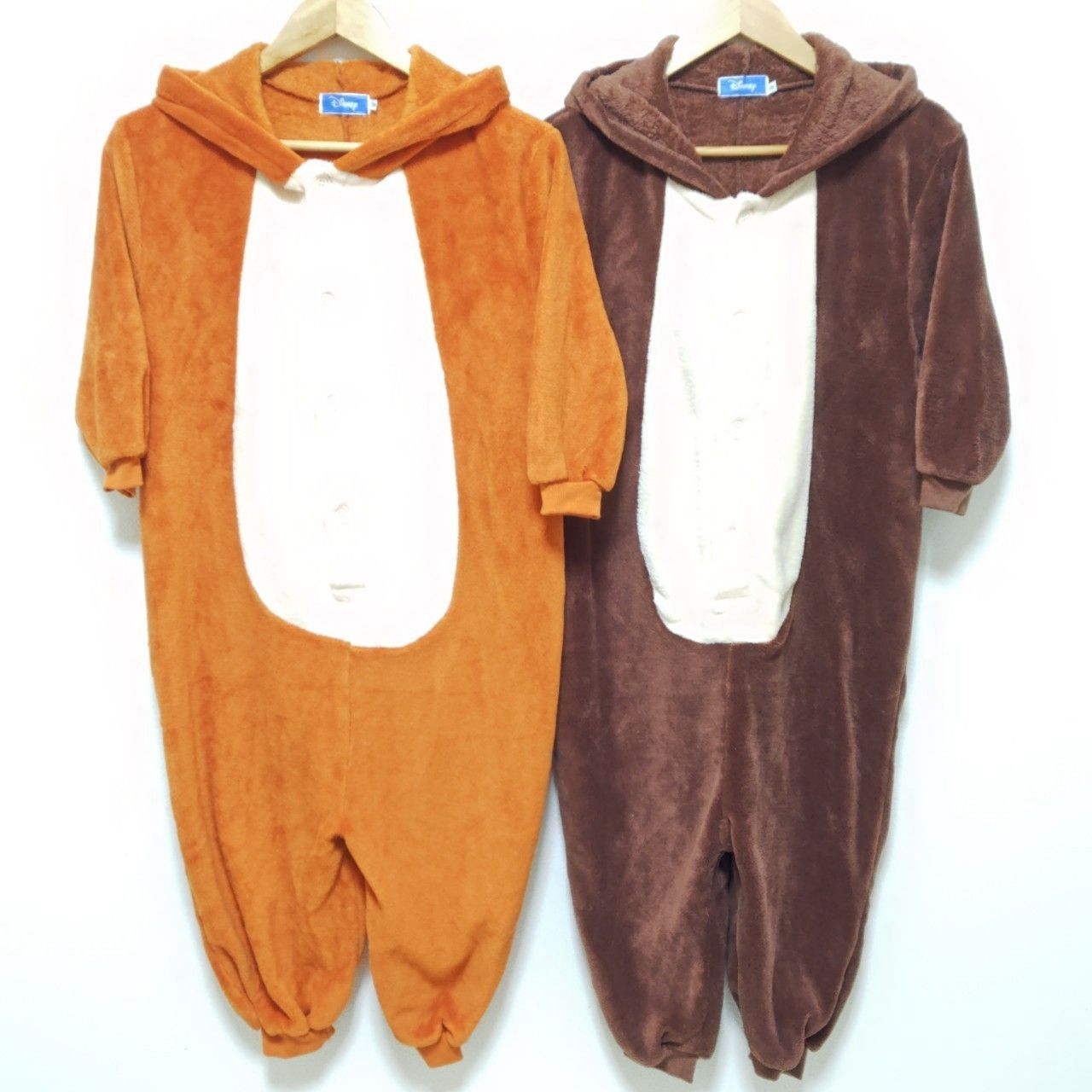 2着セット◎ Disney ディズニー 着ぐるみ パジャマ つなぎ 普段着 部屋着 もこもこ ふわふわ 仮装 コスプレ お揃い 双子 兄弟 チップ デール Chip-Dale ブラウン キッズ 子ども パーティー サイズ130|M29021ja