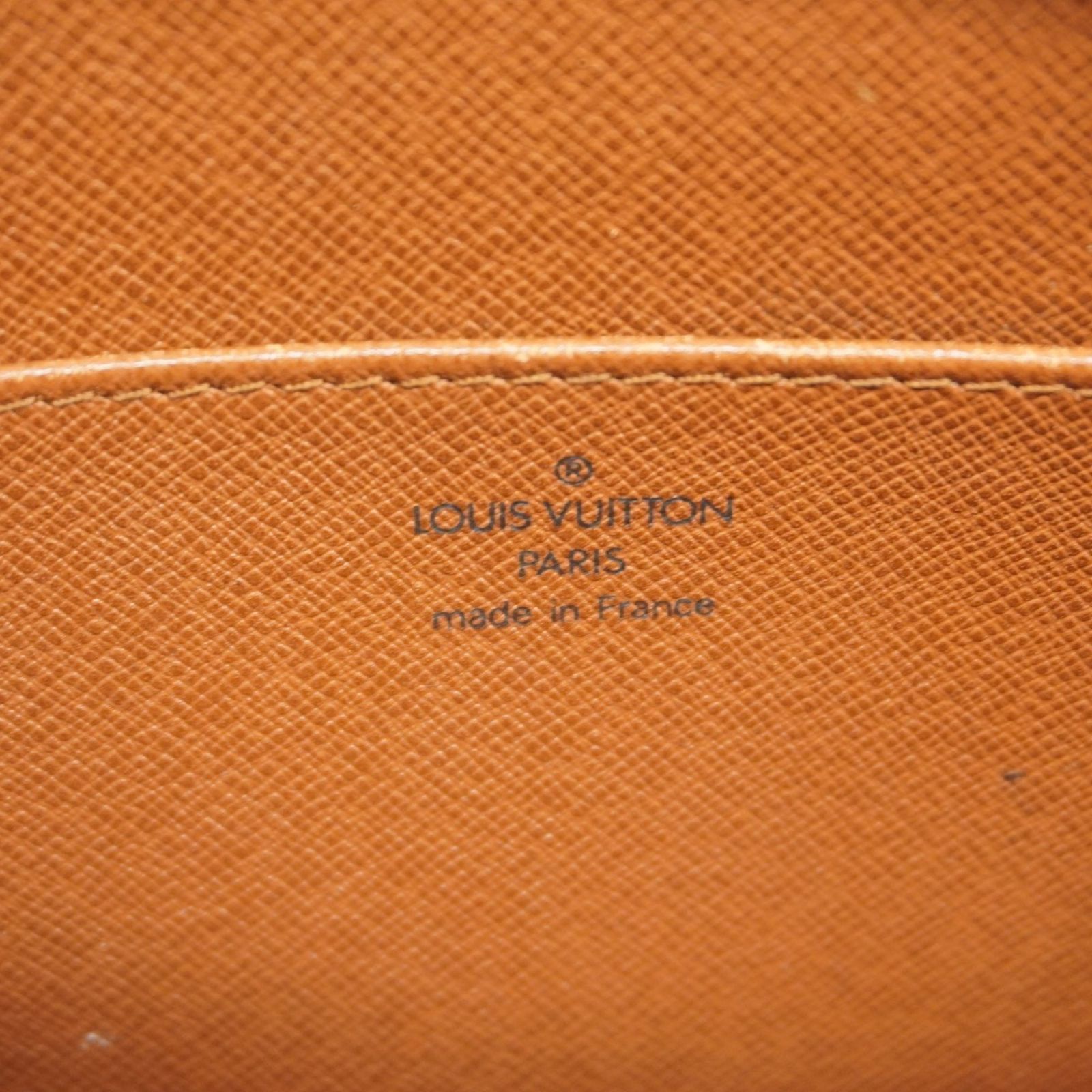 クラッチバッグ