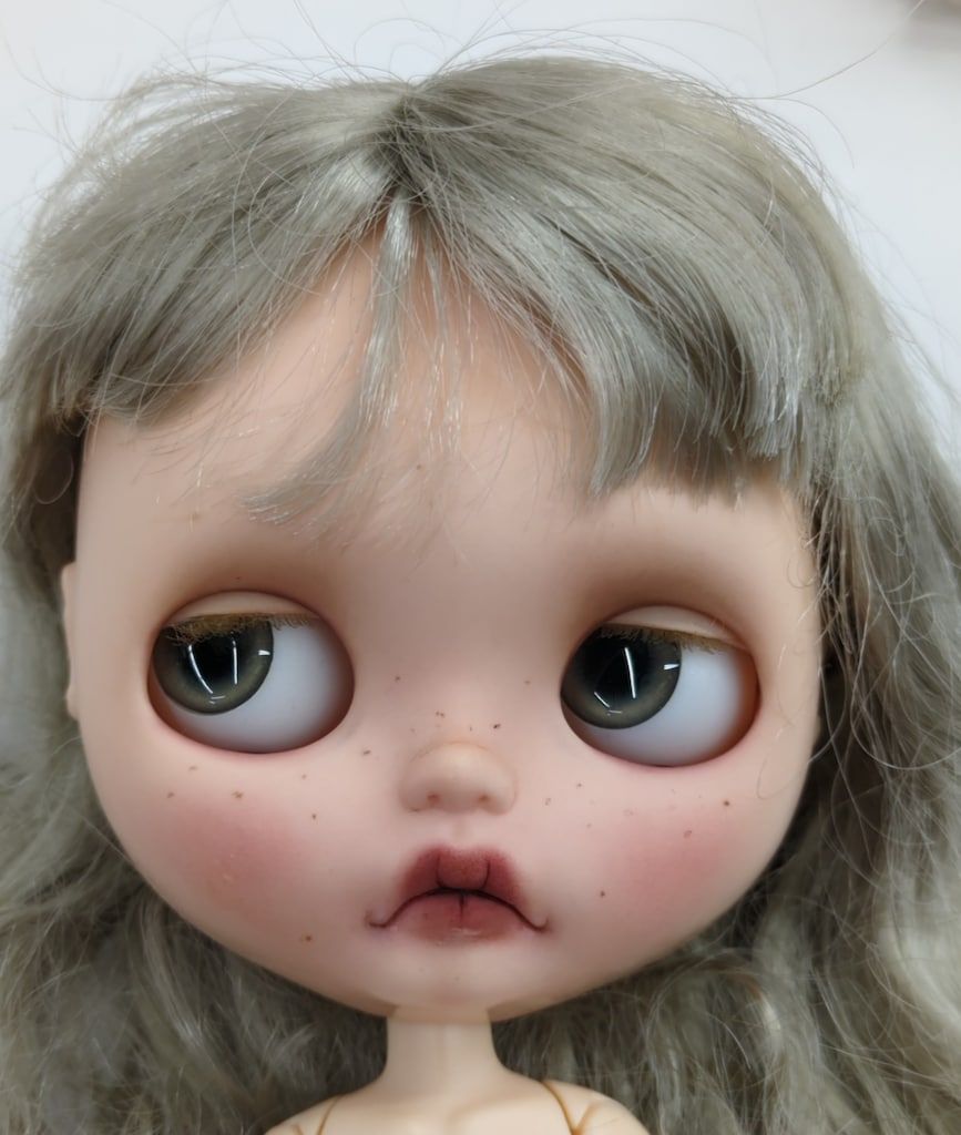 銀髪そばかすの女の子 本体のみ