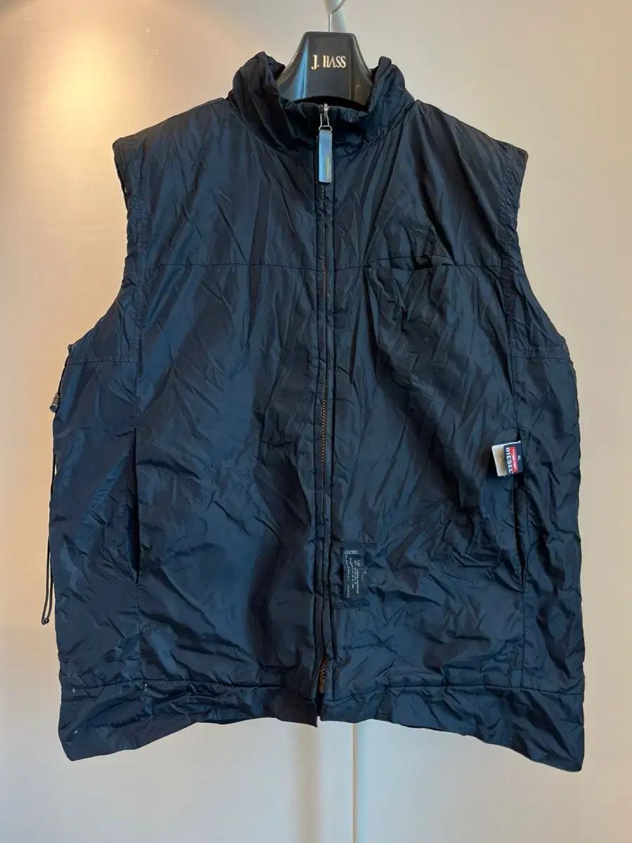 DIESEL(ディーゼル) 黒 ダウンジャケット ベスト XL