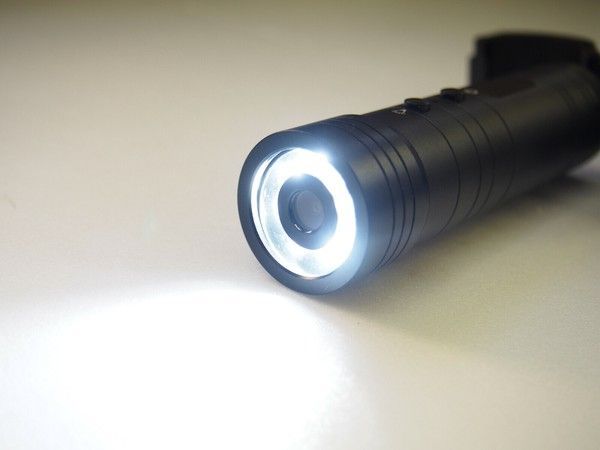 ライト付き ドライブレコーダー