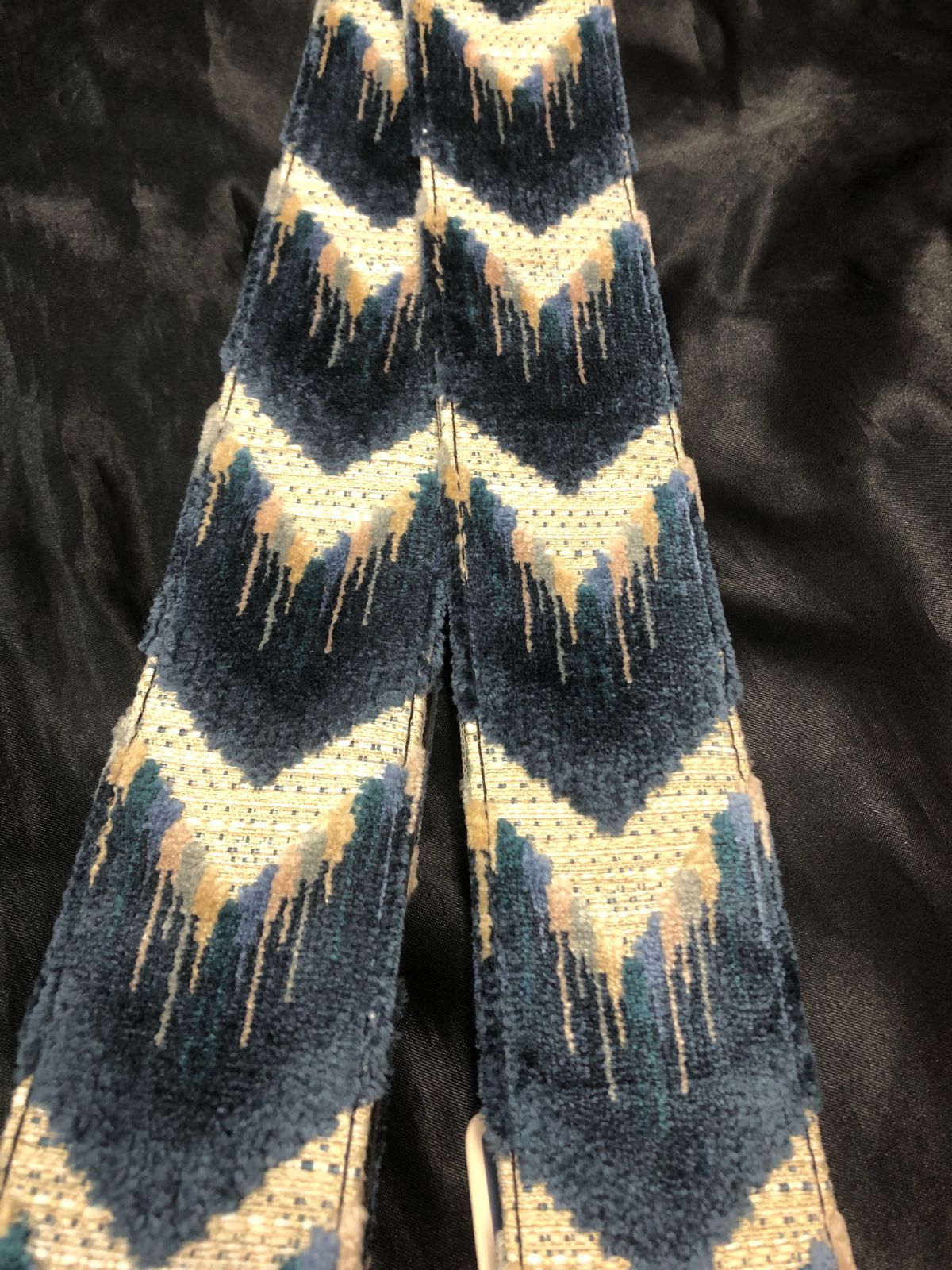 手織り刺繍ギターストラップ