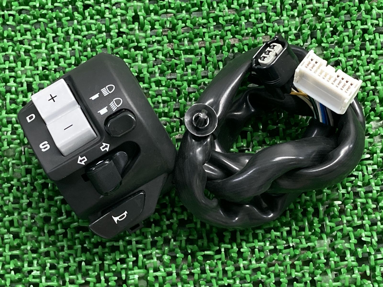 フォルツァ ハンドルスイッチ 左 ホンダ 純正 中古 バイク 部品