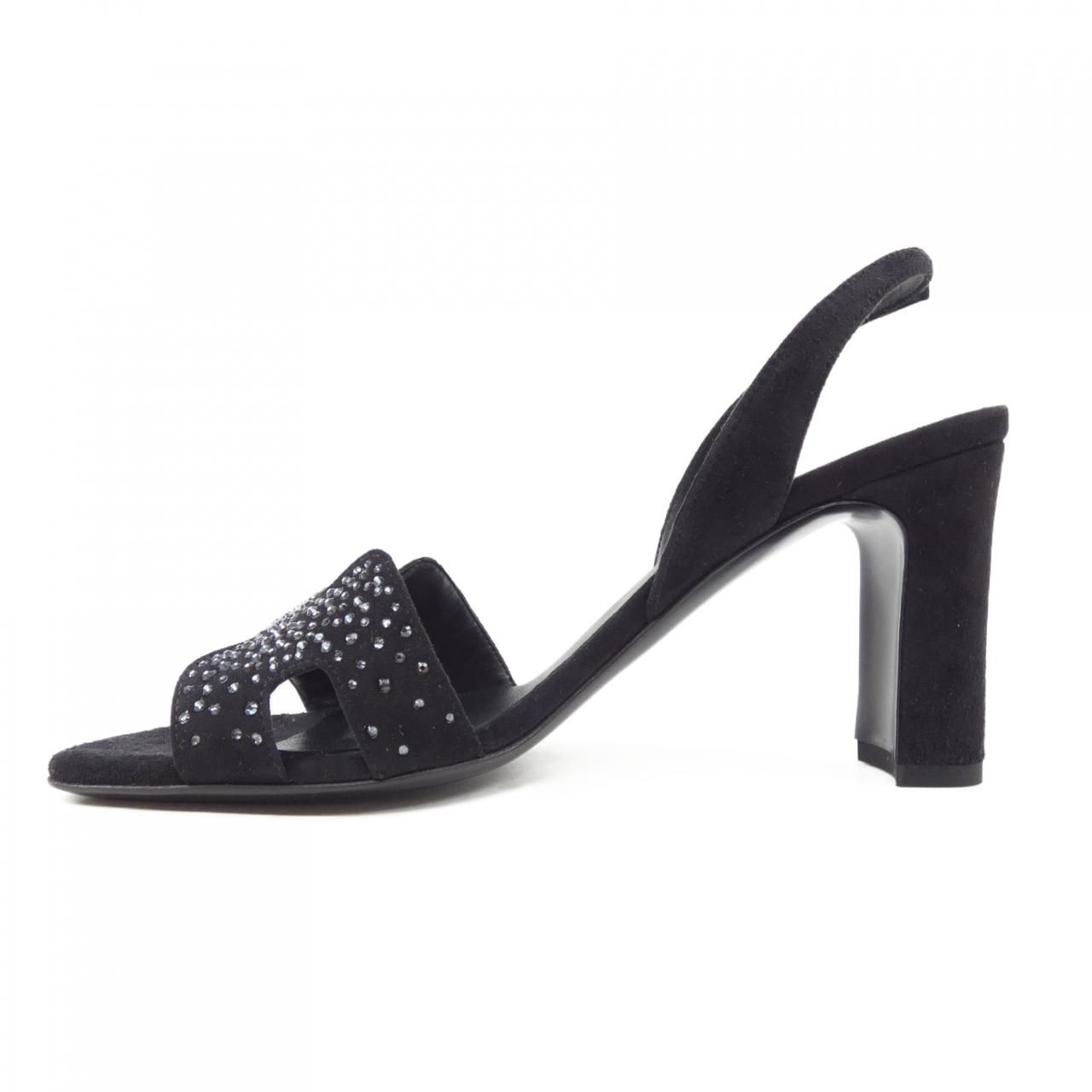 222131Z サンダル