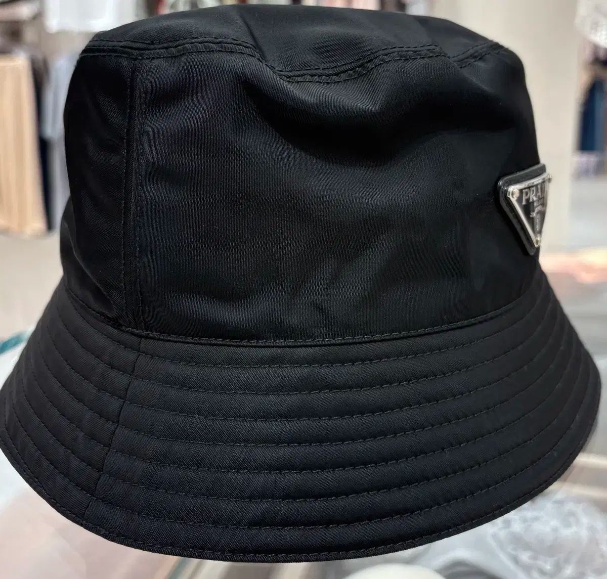 プラダ リナイロン バケットハット ブラック m
