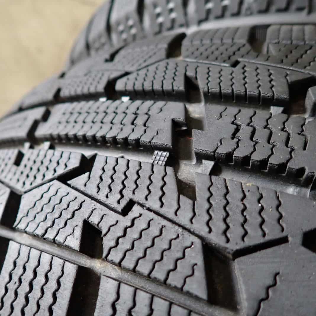 冬4本SET 会社宛 送料無料 165/70R14 81Q トーヨー オブザーブ