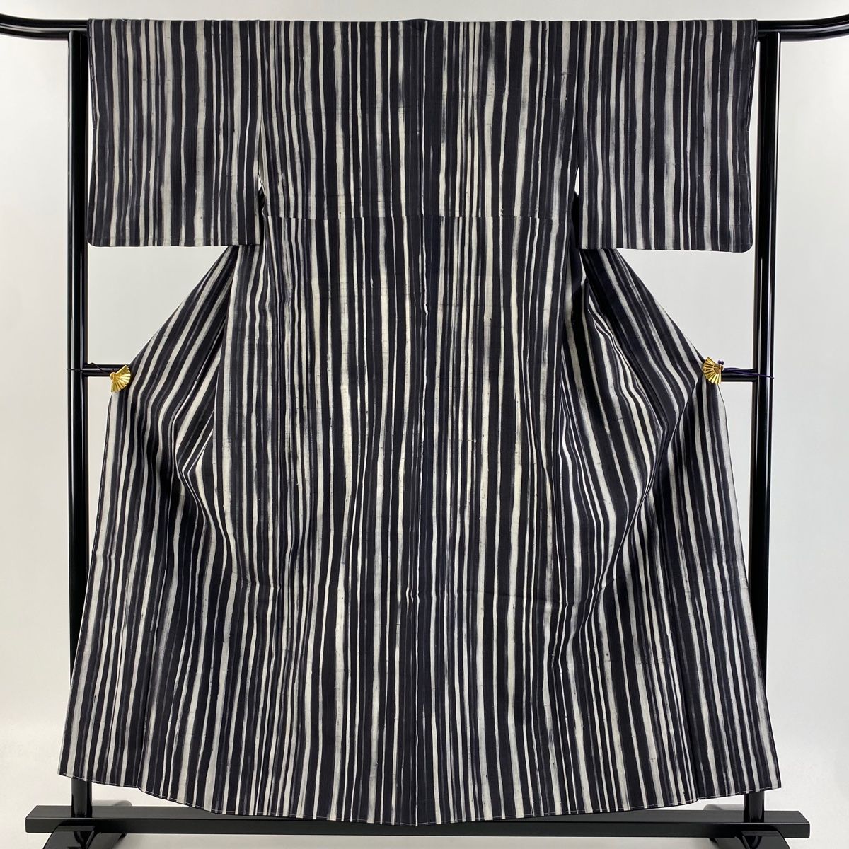小紋 袷 紬 縞 粋 小紋 身丈155cm 裄丈62cm S 袷 紬地 縞 墨色 正絹 美品 名品