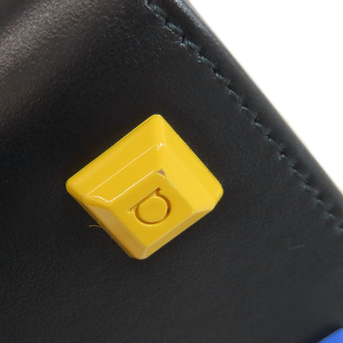 サルヴァトーレフェラガモ ガンチーニモチーフ