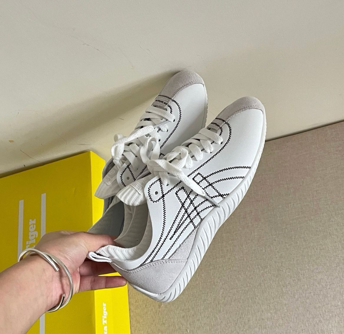 新品】Onitsuka Tiger SCLAW スクロウ レザースニーカー ホワイト 滑り 