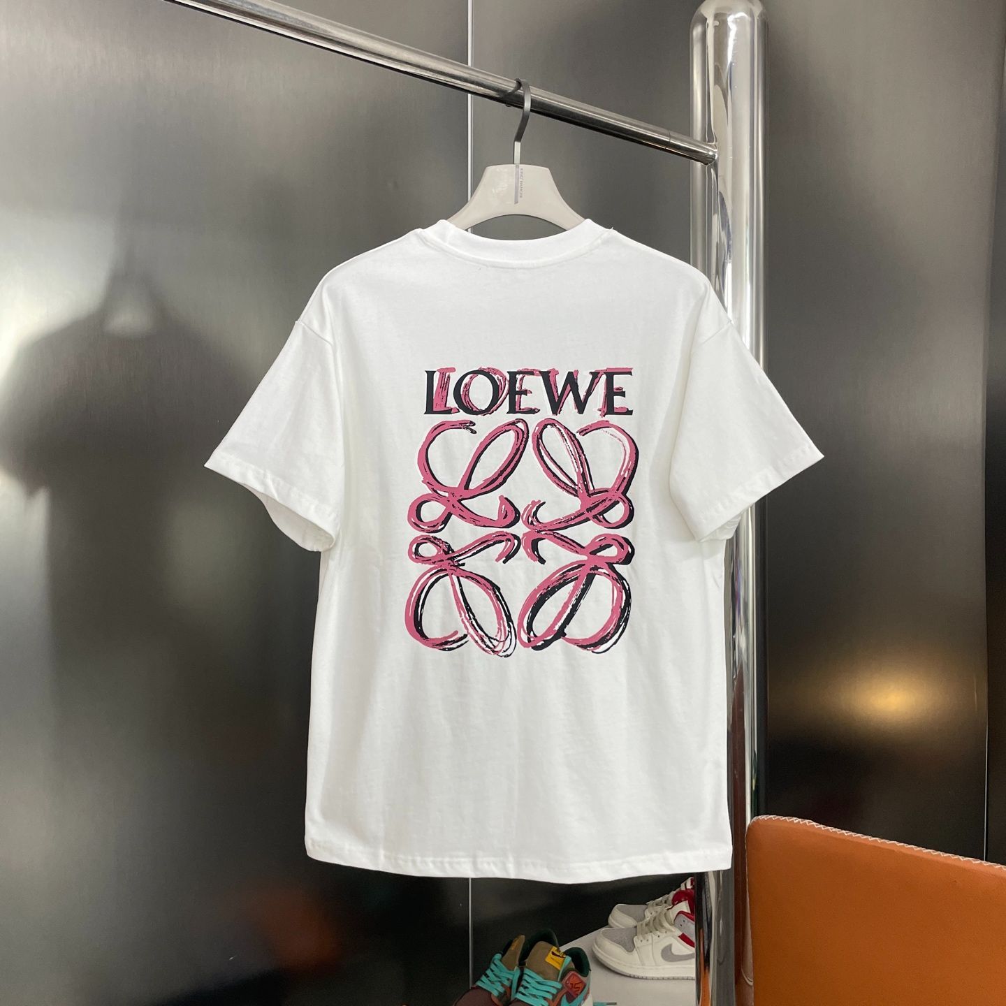 韓国 ファッション通販 ロゴプリント LOEWE Tシャツ メルカリ - ホワイト トップス
