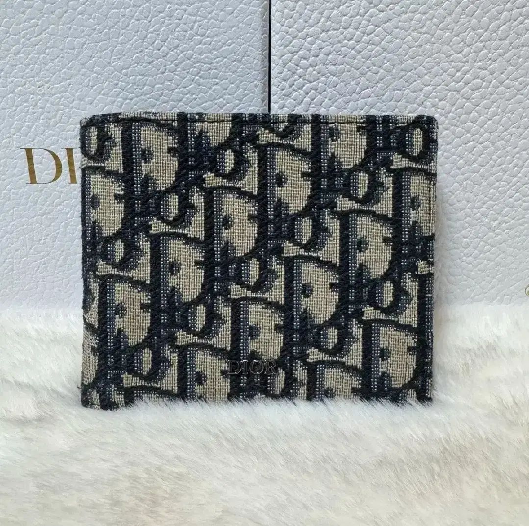 Dior(ディオール) オブリーク ジャカード 二つ折り財布 Dior(ディオール) オブリーク ジャカード 二つ折り財布