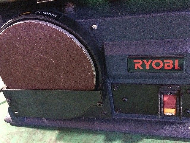 ベルトグラインダ 研磨