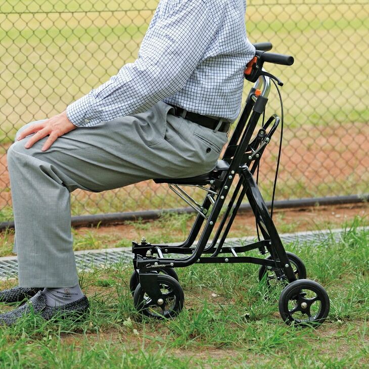 良品】スズキ セニアカー R4(2022)/12月式 ET4E9 シルバーカー 2025年