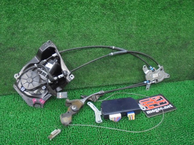 4FQ9507 AOI6 トヨタ ノア AZR60G 後期型 X エディション リア左パワースライドドアモーター コンピューター 85918-28100