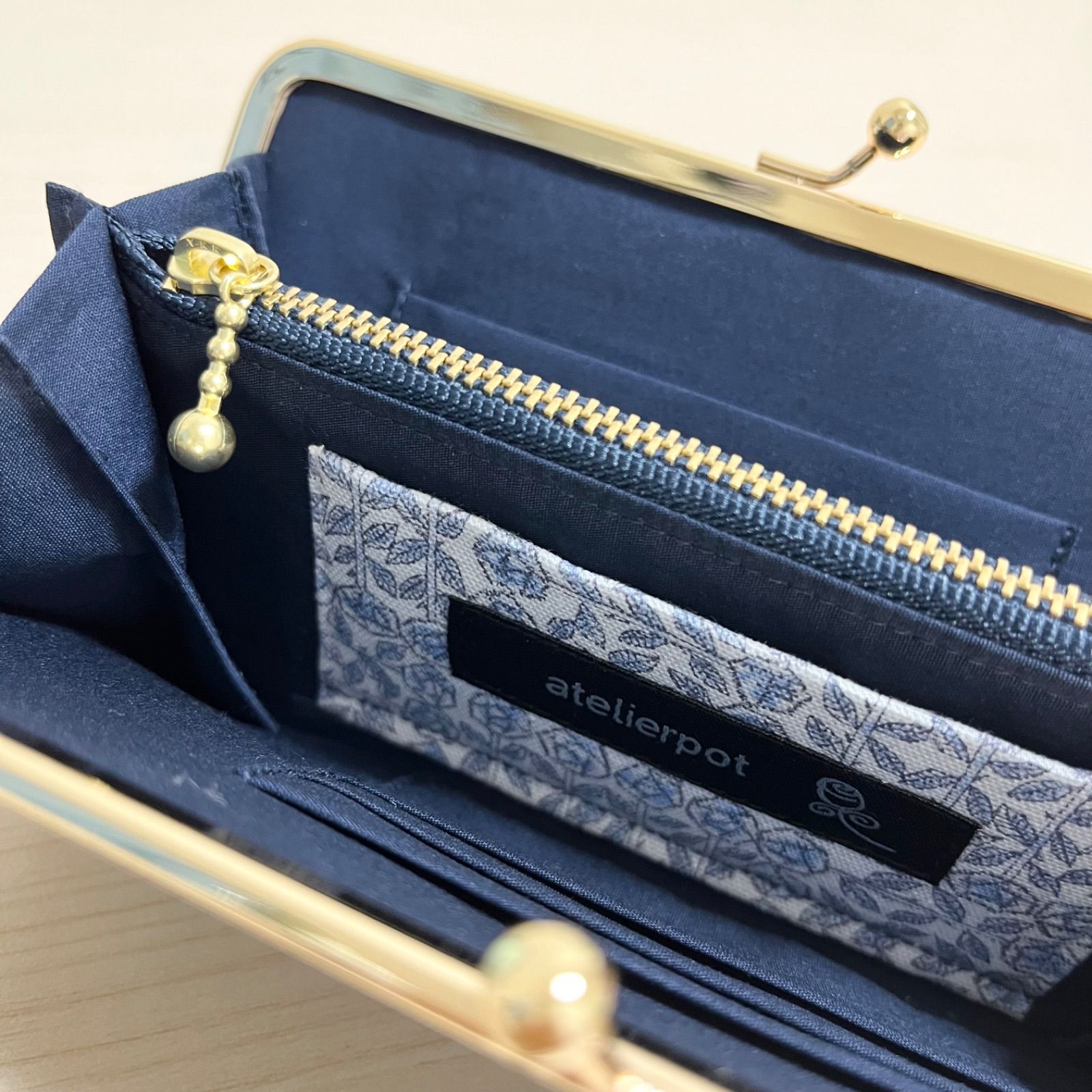 ～ちぴページ～ミナペルホネン rosy がま口二つ折り財布 ミナペルホネンrosy navyのがま口財布持手付-税込