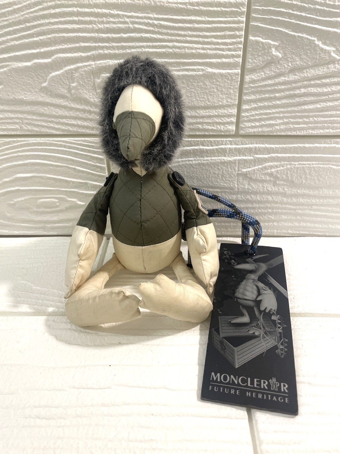 I【フォロー割でお得！！】MONCLER モンクレール モンダック マスコットキーホルダー タグ付 非売品 マスコット メンズ コレクション -  メルカリ