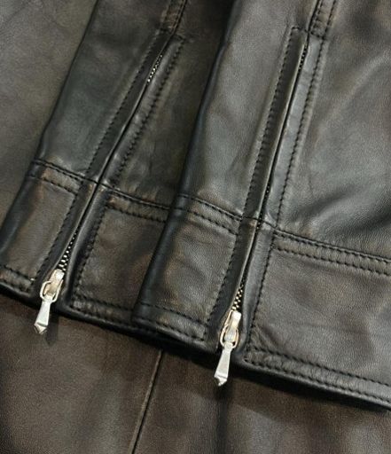ジップアップレザージャケット