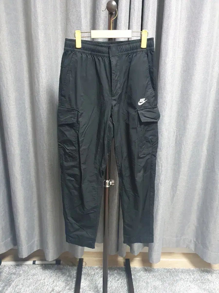 【雷市場（ポンジャン）商品韓国直送】M Nike(ナイキ） メンズ ブラックパンツ
