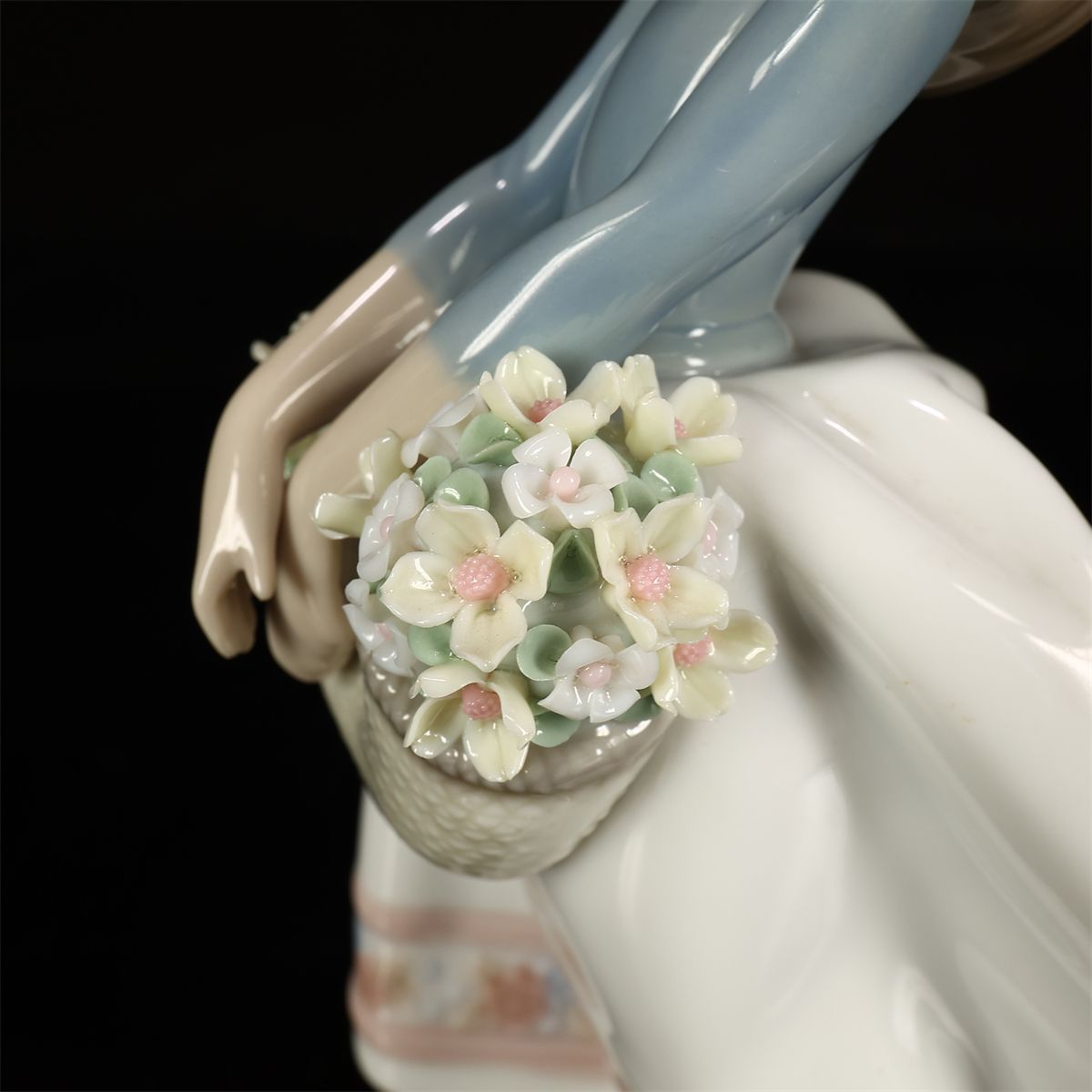 LLADRO 【リヤドロ】 磁器人形 五月の花 美少女 置物 高17㎝／美