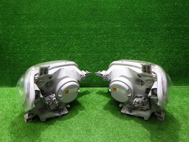 ヘッドライト 左右