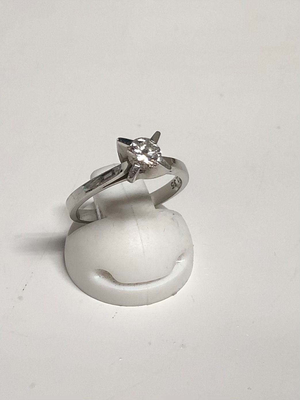 ☆Pt900 プラチナ リング 11号 Pt900 刻印あり 重さ4.0g ☆ - メルカリ