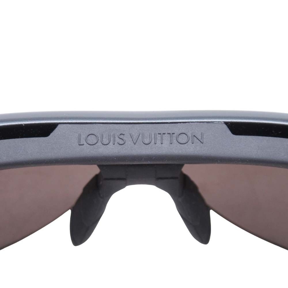 新品同様 LOUIS VUITTON ルイヴィトン 4 MOTION AIR Z0319U スポーツ  