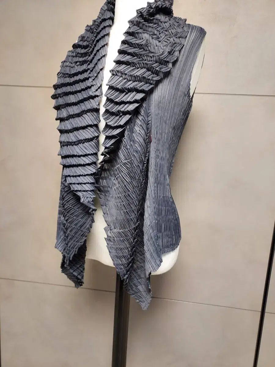 カーディガン グレー