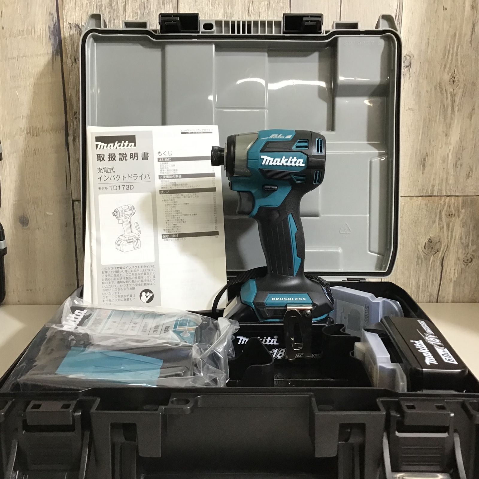 未使用品】☆ TD173DRGX 青 3台セット makita マキタ 18V 充電式 インパクトドライバー【戸田店】 - メルカリ