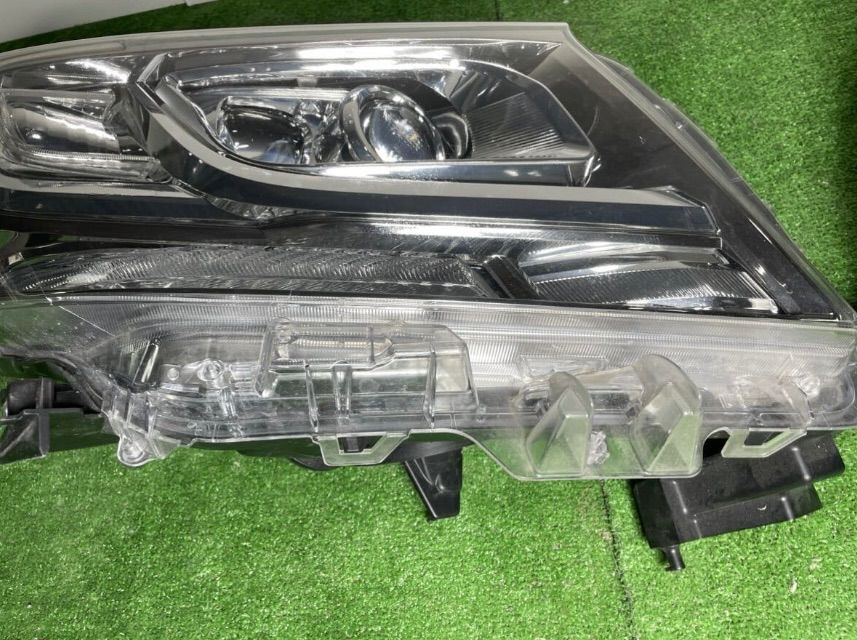 TOYOTA トヨタ ALPHARD アルファード 30 前期 純正 ヘッドライト