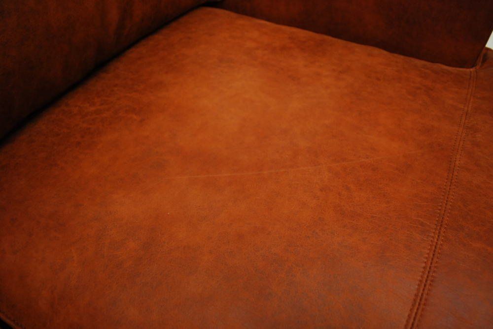 アーモンドブラウン