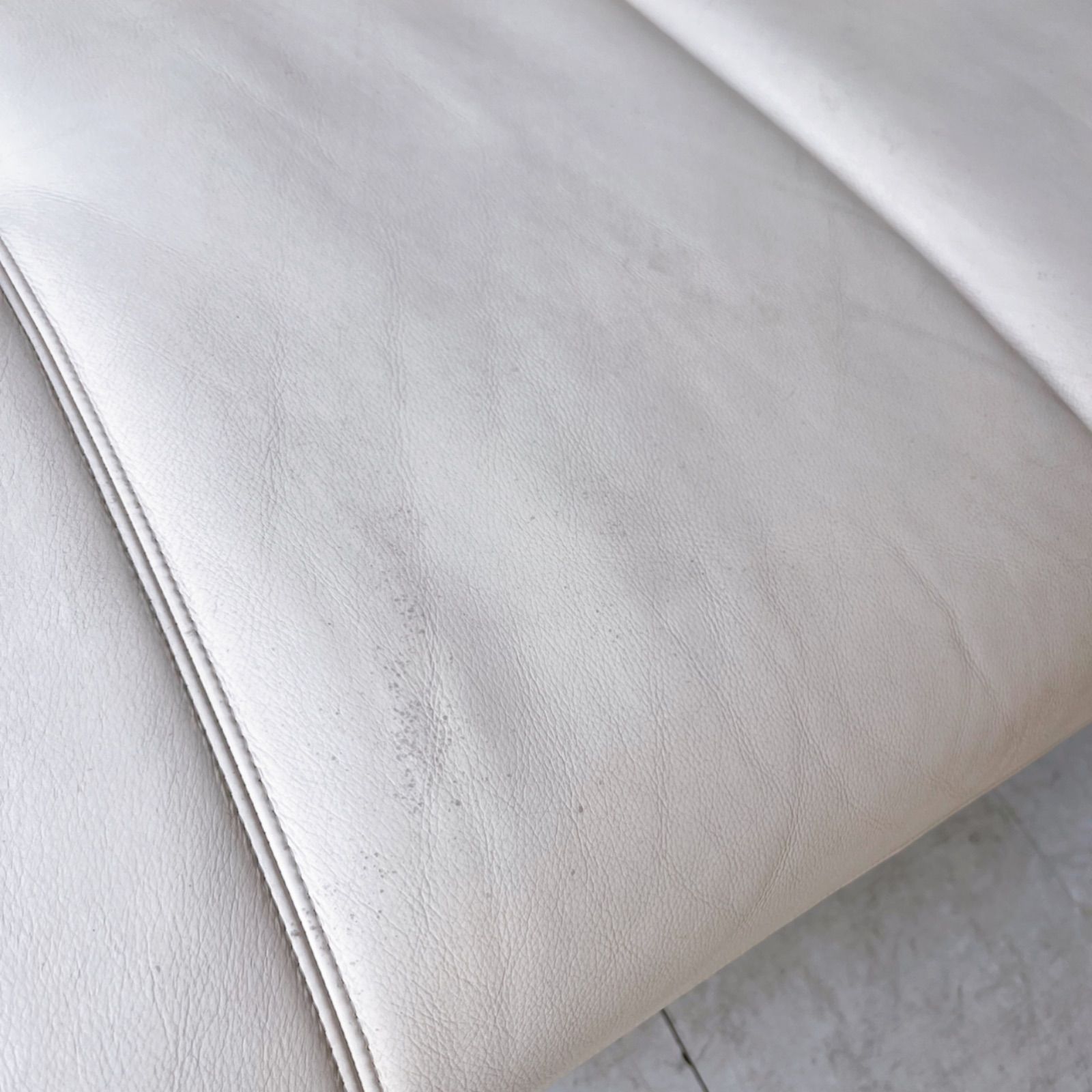 取付無料！カリモク チターノ クラウド モダン 本革アイボリー3人掛けソファ✨ 取付無料！カリモク チターノ クラウド モダン 本革アイボリー3